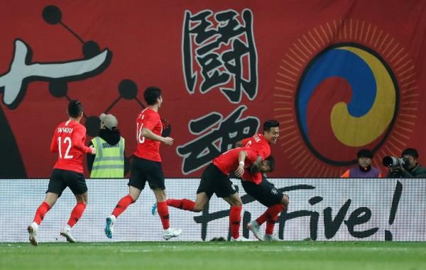 فرحة لاعبي كوريا الجنوبية