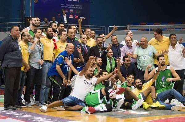 فرحة لاعبي الاتحاد بعد التتويج العربي