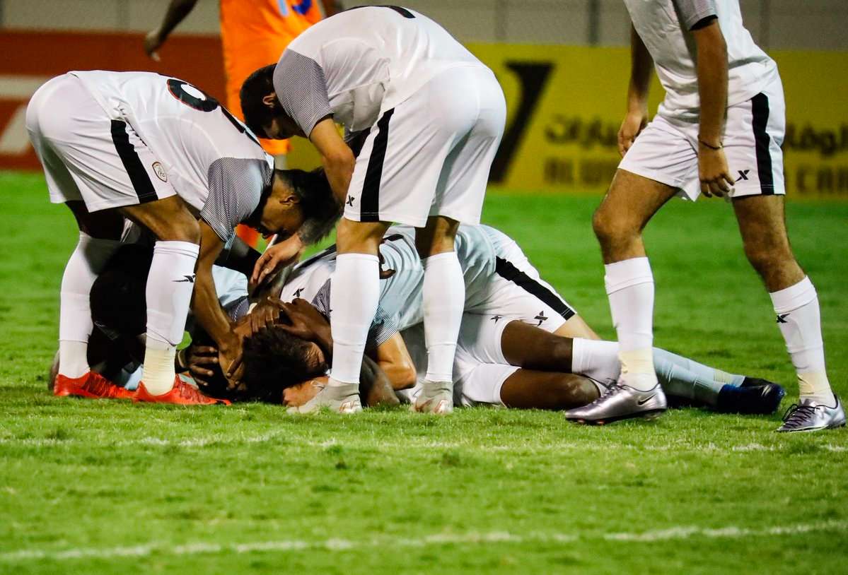 لاعبو الشباب