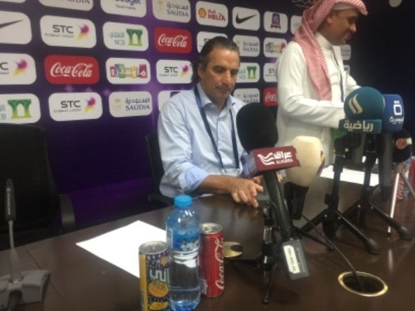 بيتزي خلال المؤتمر الصحفي