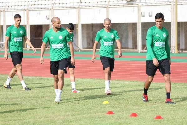 لاعبو الجزائر