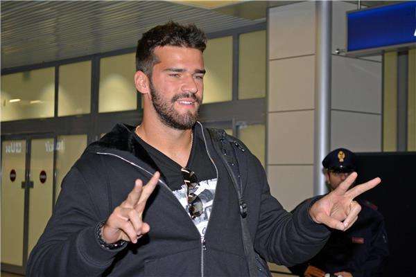 أليسون بيكر