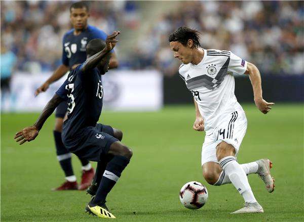 شولز أمام فرنسا