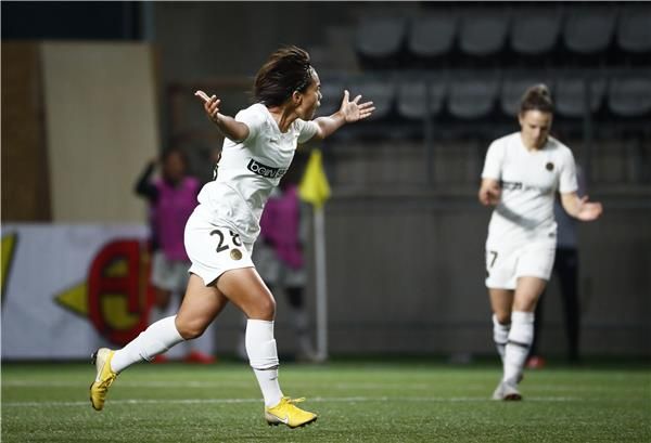 وانج شوانج بعد الهدف التاريخي