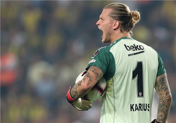 لوريس كاريوس