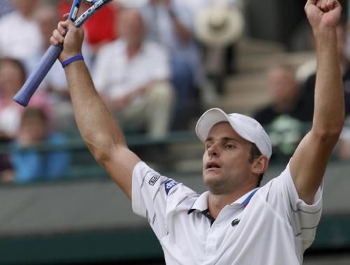 2010-06-25t191004z_01_wim139_rtridsp_3_tennis-wimbledon_reuters