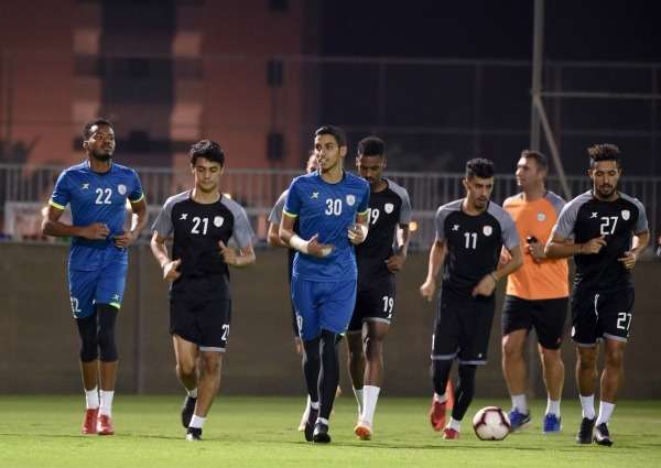 جانب من تدريبات الشباب