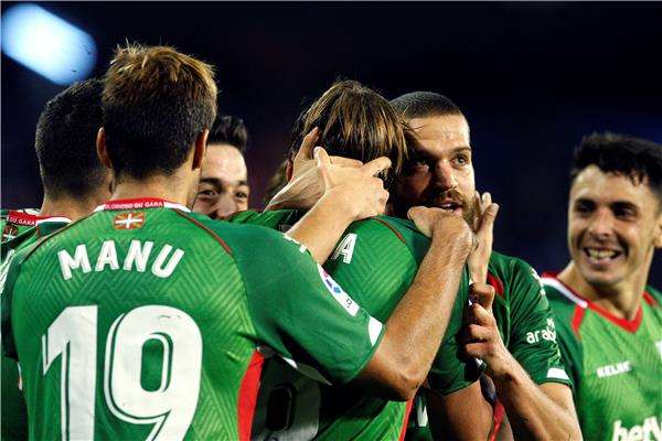 لاعبو ألافيس