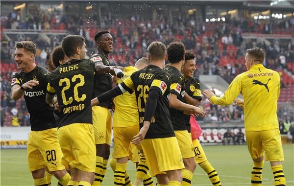  بوروسيا دورتموند  