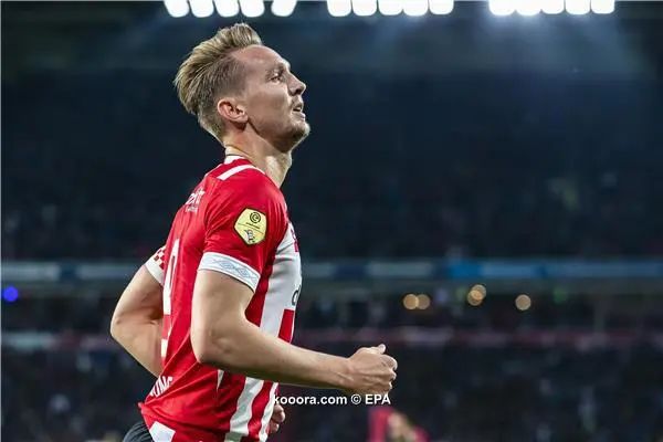 ?i=epa%2fsoccer%2f2018-10%2f2018-10-20%2f2018-10-20-07107677_epa