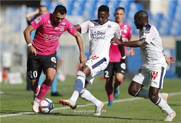 ?i=epa%2fsoccer%2f2018-10%2f2018-10-21%2f2018-10-21-07109238_epa