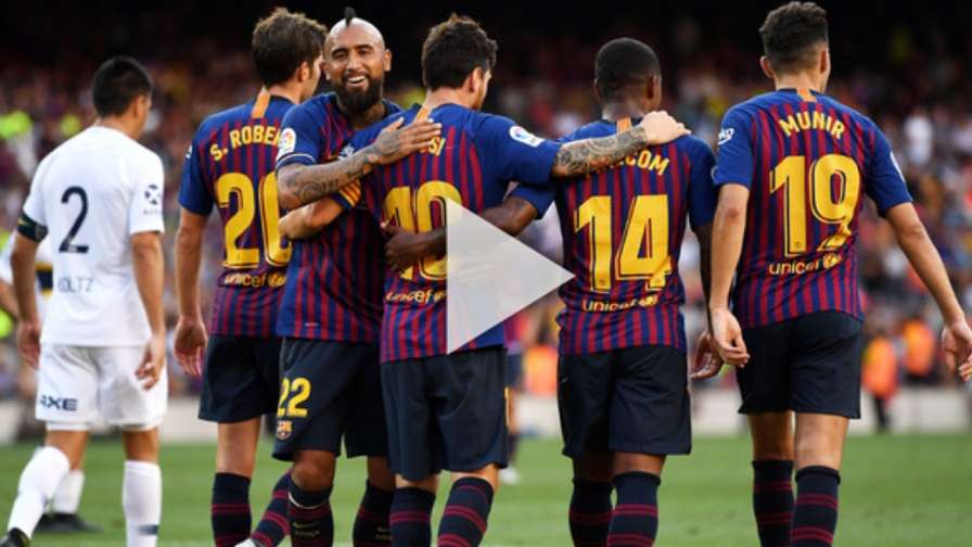 فيدال مع لاعبي برشلونة