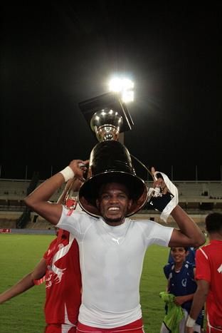 المهاجم أحمد الزوي يحتفل بطريقته الخاصة 