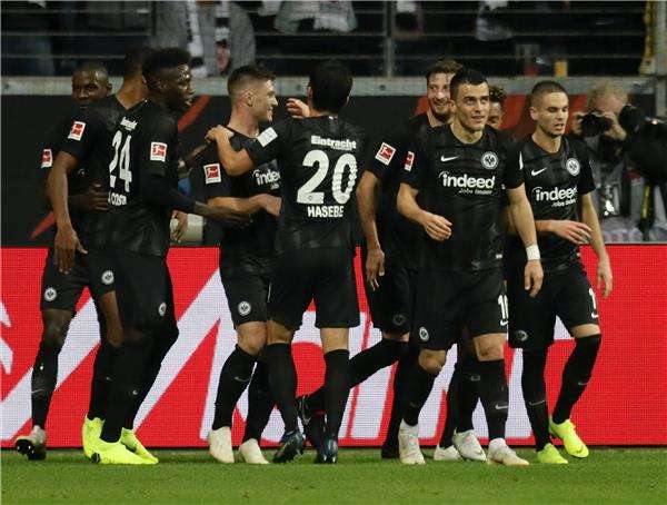 لاعبو آينتراخت فرانكفورت