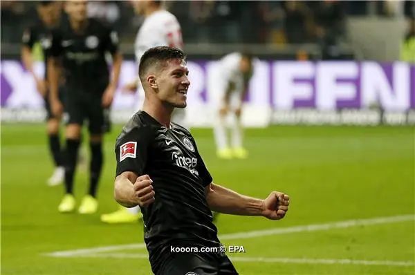 ?i=epa%2fsoccer%2f2018-10%2f2018-10-19%2f2018-10-19-07105717_epa