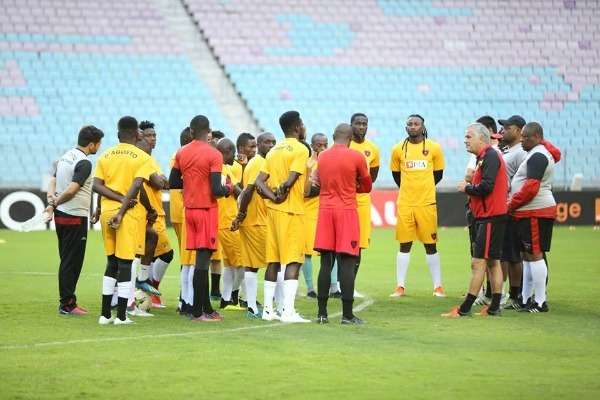 زوران مانوجلوفيتش في تدرب الفريق الأخير