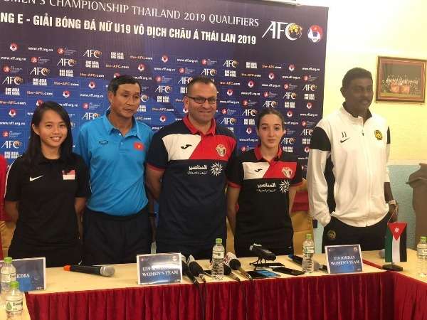 جانب من المؤتمر الصحفي