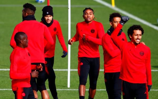 لاعبو باريس سان جيرمان