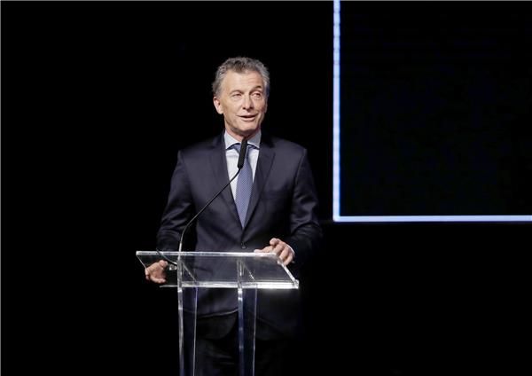 ماوريسيو ماكري