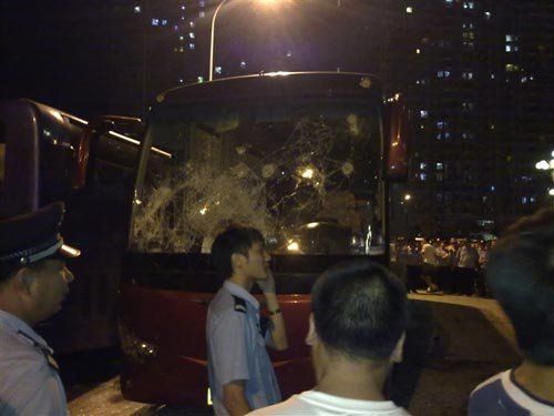 حافلة جماهير داليان تعرضت للكسر من قبل جماهير شانزي ( 1 أغسطس )