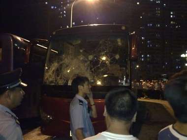 حافلة جماهير داليان تعرضت للكسر من قبل جماهير شانزي ( 1 أغسطس )