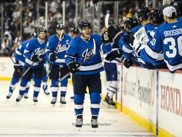?i=reuters%2f2018-10-25%2f2018-10-25t021552z_227911482_nocid_rtrmadp_3_nhl-toronto-maple-leafs-at-winnipeg-jets_reuters