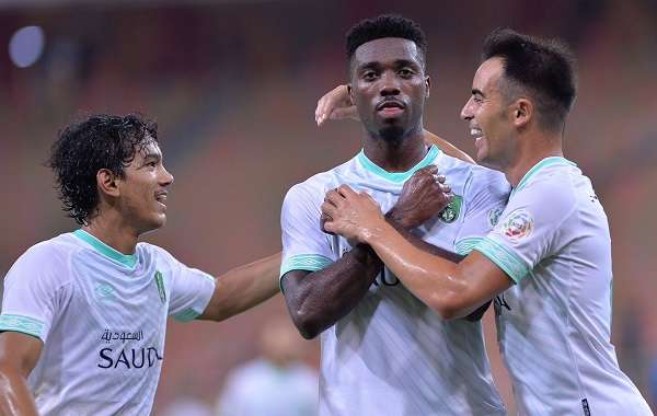 لاعبو الأهلي