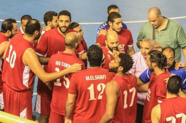 لاعبو الأهلي