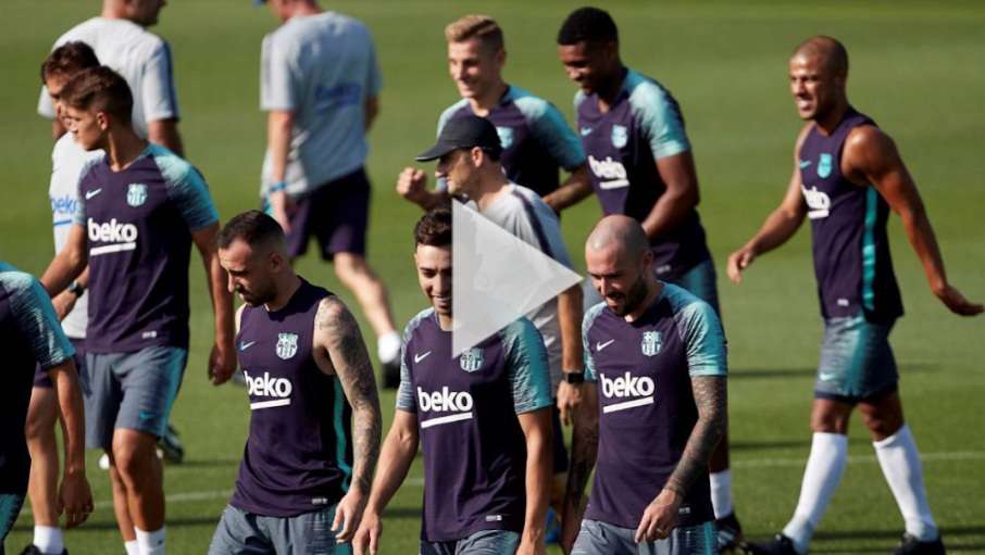 فالفيردي وسط لاعبي برشلونة