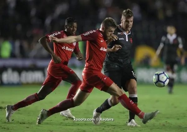 ?i=reuters%2f2018-10-27%2f2018-10-27t005029z_1439426770_rc1b921dee10_rtrmadp_3_soccer-brazil-vag-inl_reuters