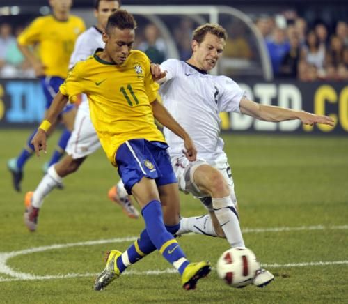 2010-08-11t023533z_01_erd02_rtridsp_3_soccer_reuters