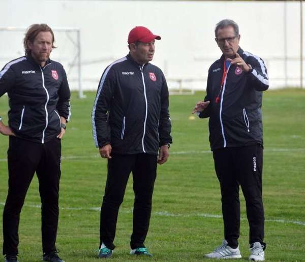 زعبوب (في الوسط)