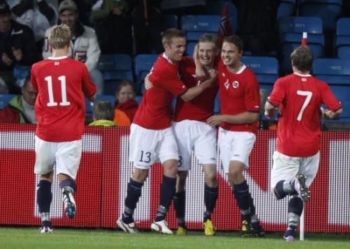 2010-08-11t205606z_01_jna20_rtridsp_3_soccer_reuters