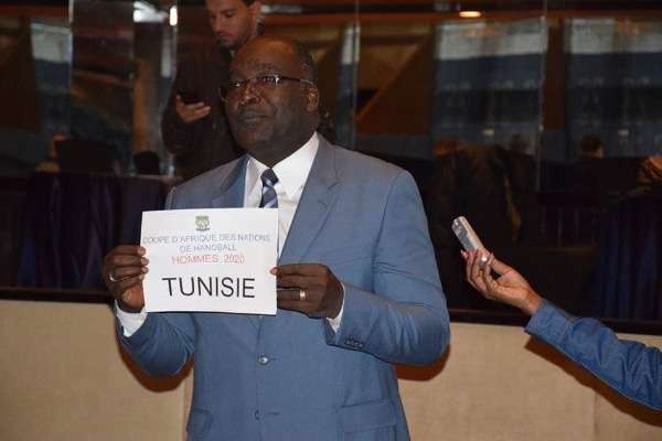 لحظة الإعلان عن قرار الاتحاد الإفريقي لليد