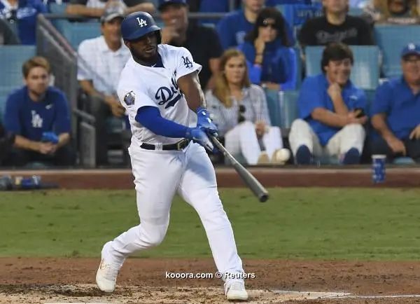 ?i=reuters%2f2018-10-29%2f2018-10-29t011532z_752166783_nocid_rtrmadp_3_mlb-world-series-boston-red-sox-at-los-angeles-dodgers_reuters