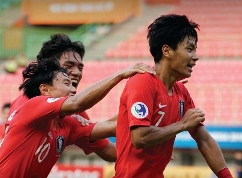 لاعبو منتخب كوريا الجنوبية للشباب 