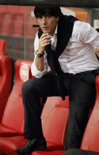 2010-08-11t183254z_01_cha102_rtridsp_3_soccer_reuters