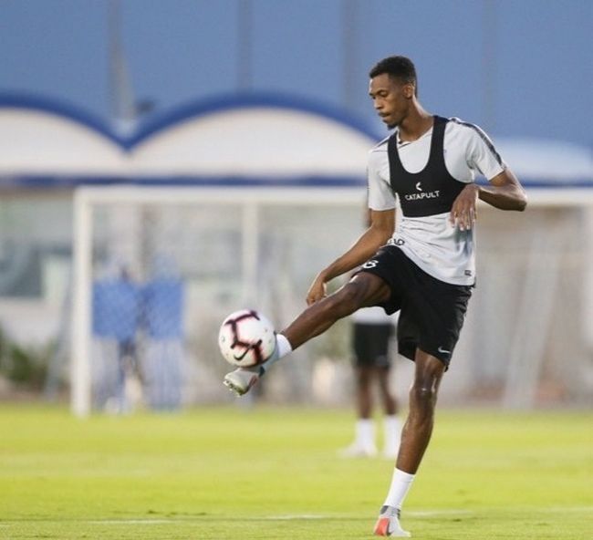 1C2280BE-7636-43B3-A5D2-F10817B55ED7