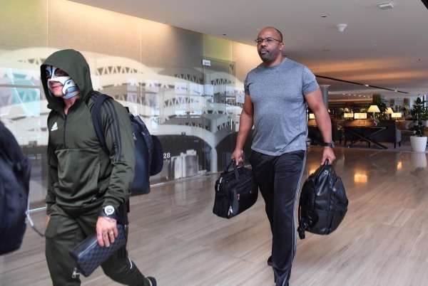 نجوم المصارعة الأمريكية يتوافدون على الرياض