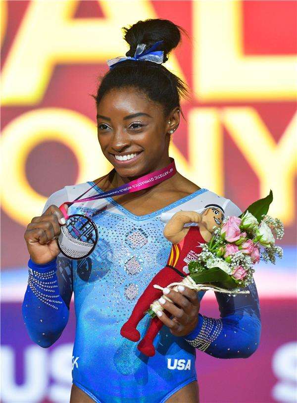 سيمون بايلز