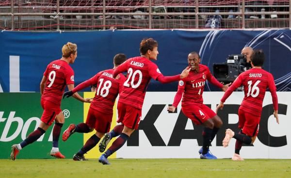 فرحة لاعبي كاشيما 