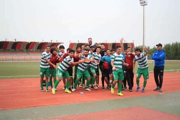 لاعبو نفط الوسط