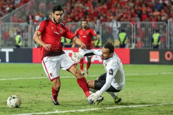 لقطة ضربة الجزاء الأولى للأهلي