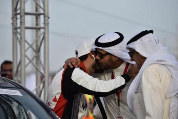  المتسابق الظفيري مع الشيخ عذبي الأحمد