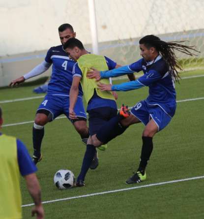 نجدي مع لاعبي الأنصار