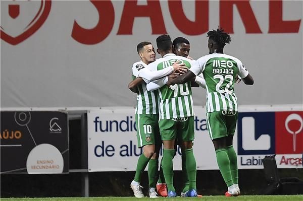 لاعبو ريو آفي 