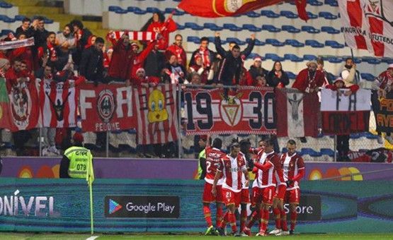 فرحة لاعبي ديسبورتيفو أفيس