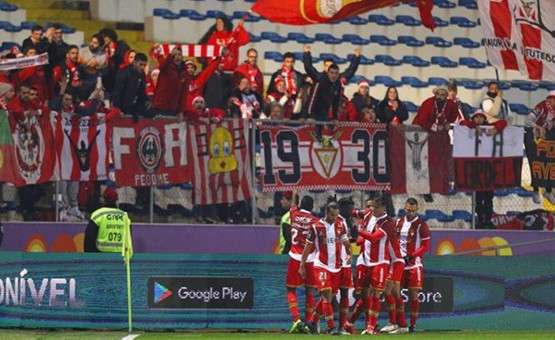 فرحة لاعبي ديسبورتيفو أفيس