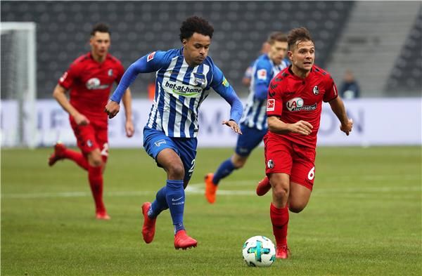 أمير أبراشي - يمين