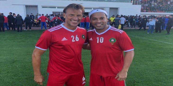  رونالدينيو مع مدرب المغرب هيرفي رينارد